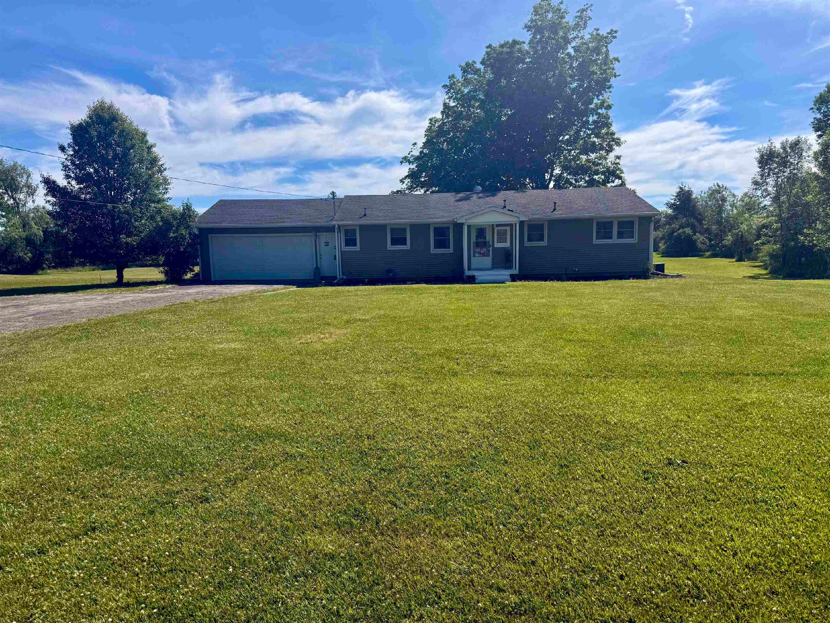 2041 Vandekarr Rd, Owosso