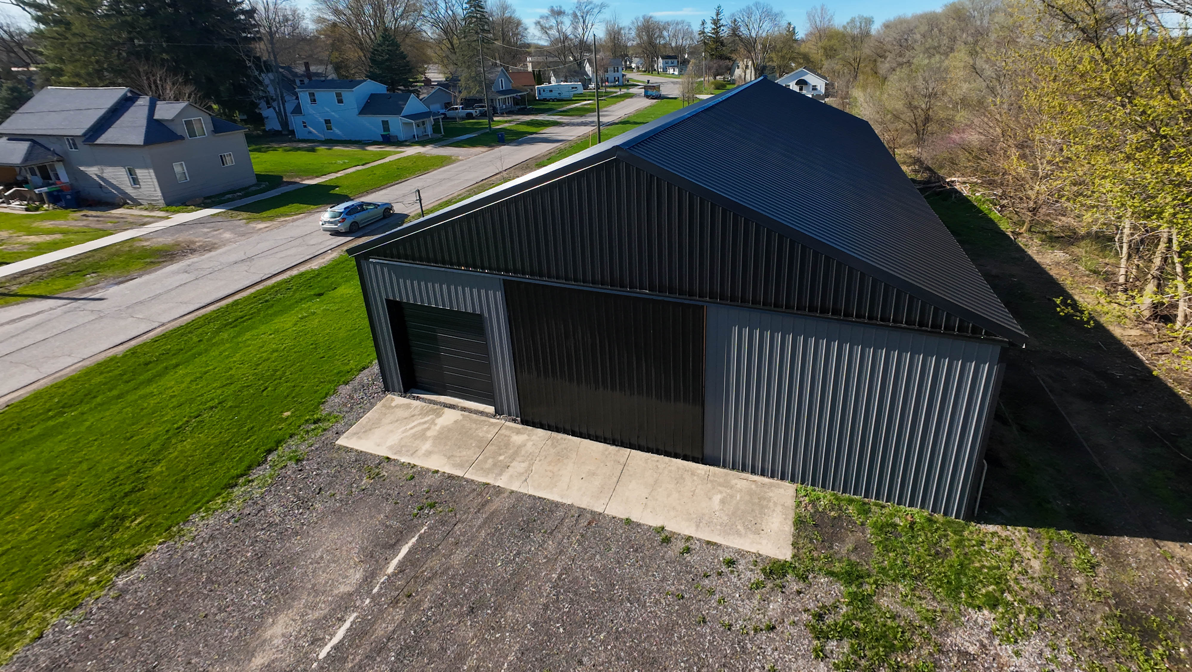 653 Chesaning St. — image 9