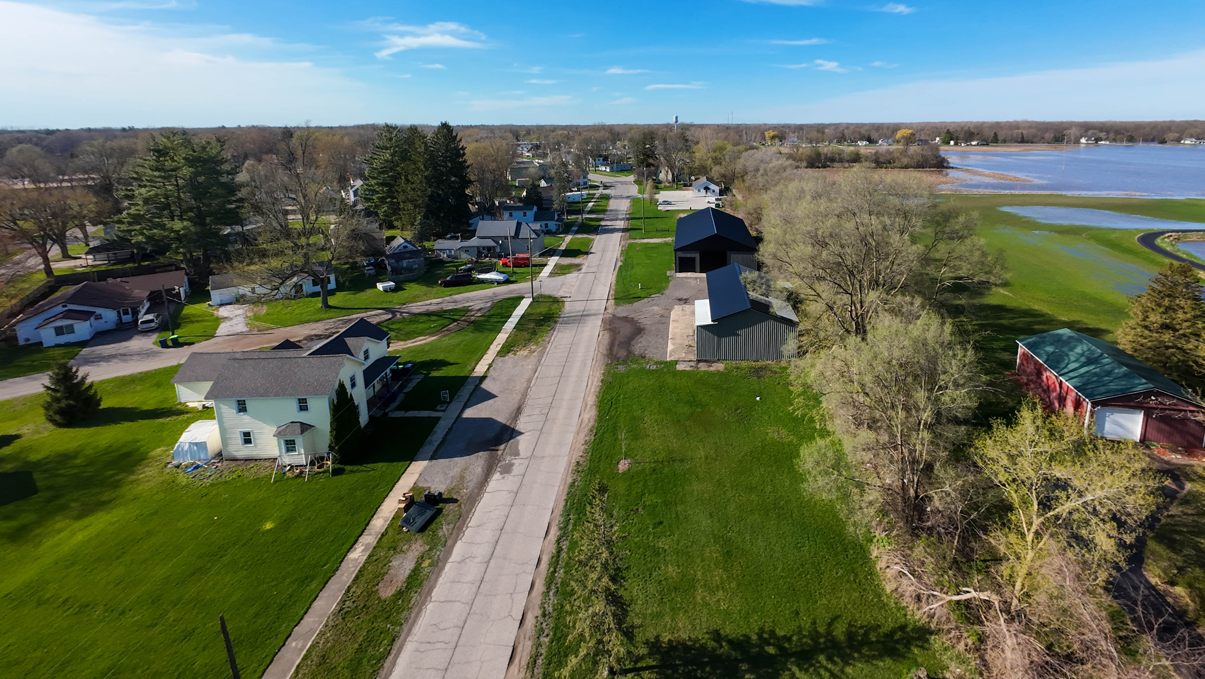 653 Chesaning St. — image 13