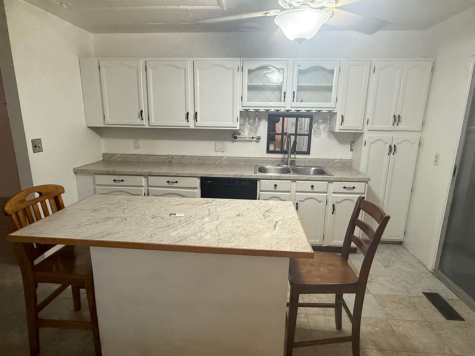 704 Isham St — image 4