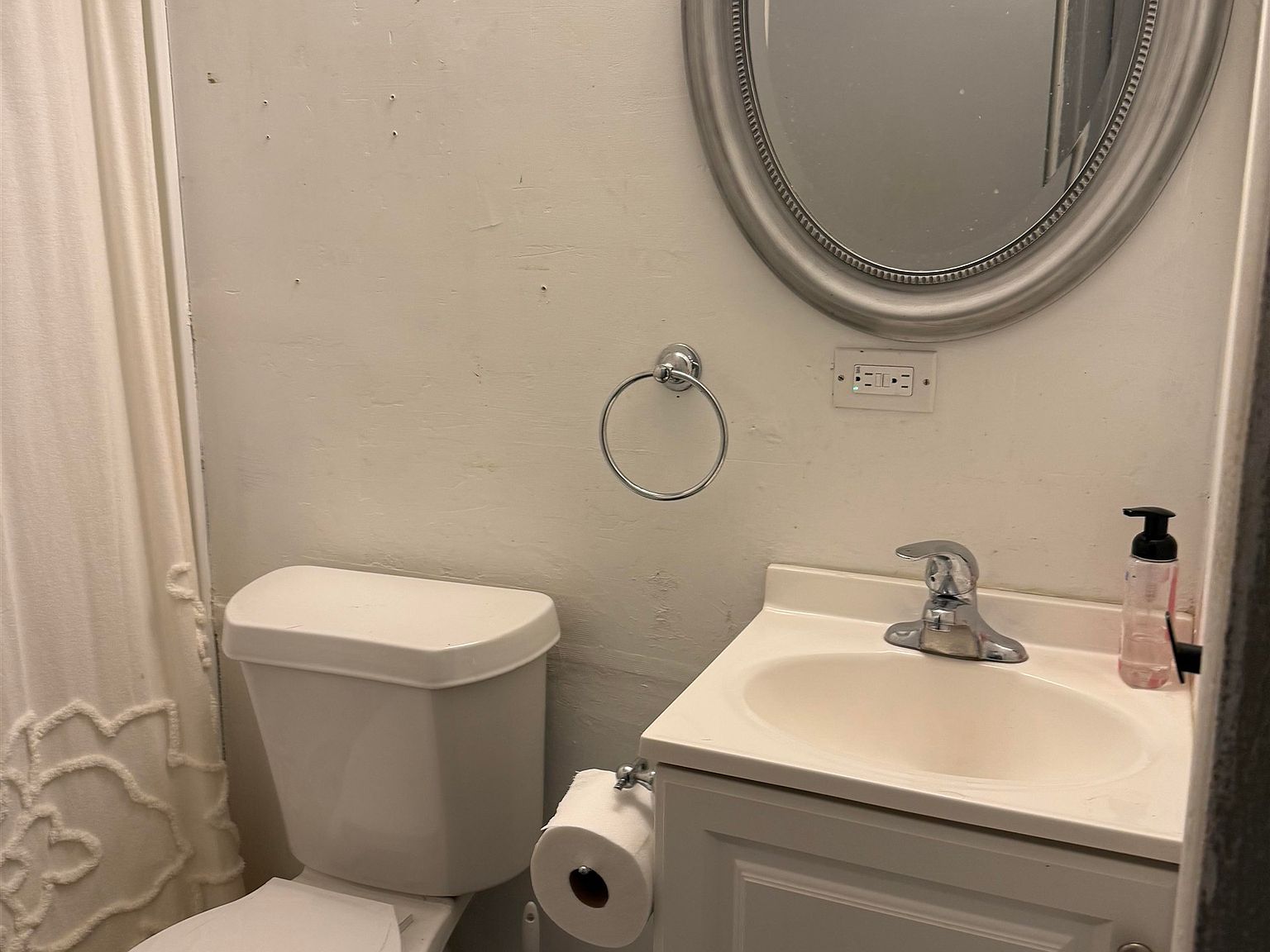 704 Isham St — image 10